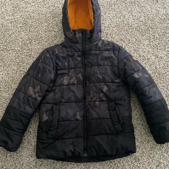 Jacket Size 8, - Picture 3 of 4